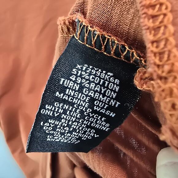 Sanctuary Shirt Womens Small Rust Burnt Orange Tee Knot Twist Boxy Crop - Picture 10 of 11